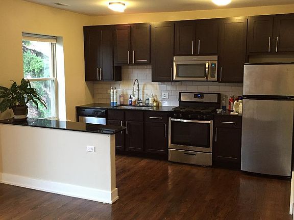 3rd image of 5060 N Winchester Ave APT 1E