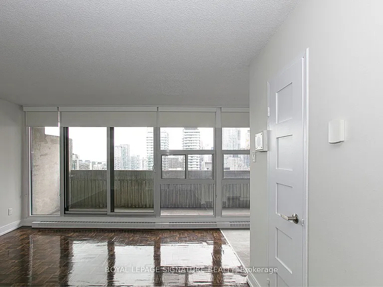 33 Isabella St #203 — Photo 1