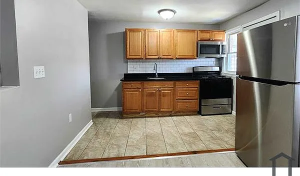 2 bed, 1300 sqft, $1,750 — Photo 2