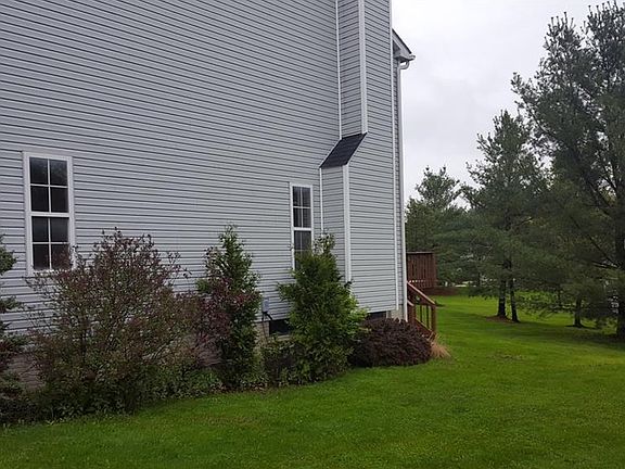 4th image of 210 Woodbridge Ln