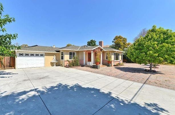 1st image of 3955 Golf Dr