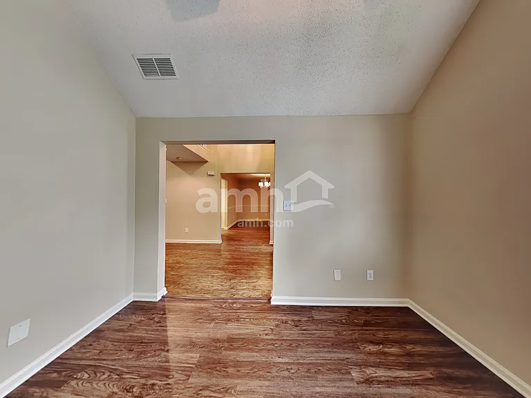 581 Thornbush Trce — Photo 11