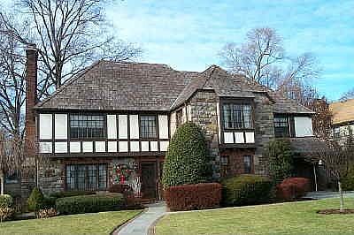 1st image of 32 Willets Ct