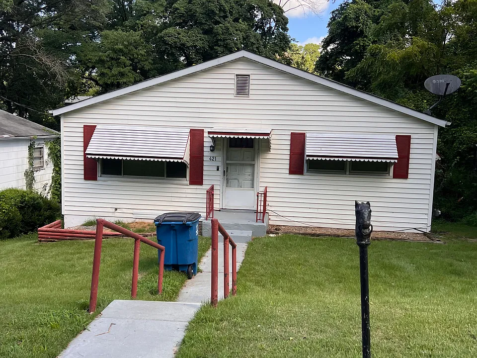 421 Adrian Dr