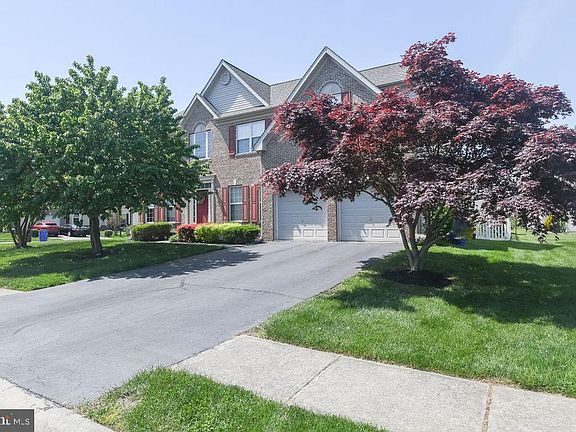 4th image of 2 Latour Ln