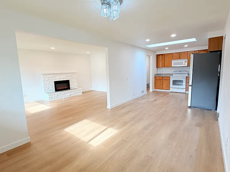 7233 Tacoma Ave S — Photo 9