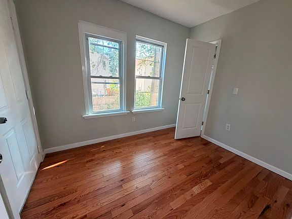 2nd image of 142 Rowe St #2