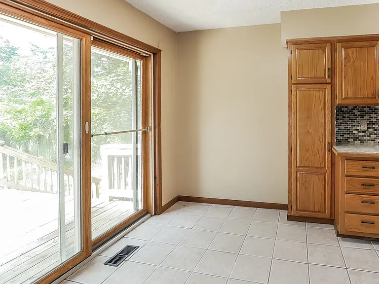 102 Gilbert St — Photo 7