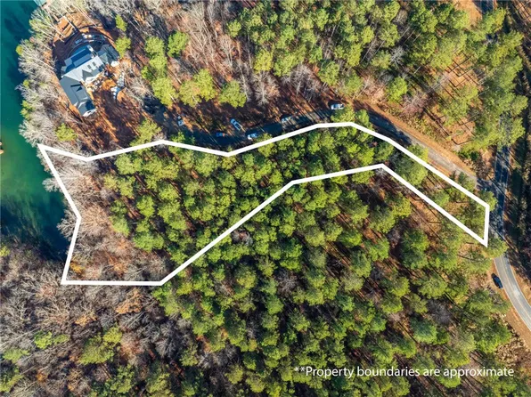 184 Pebblecreek Ct, Six Mile, SC 29682