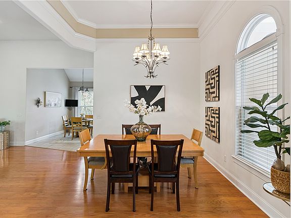 3rd image of 123 Simonton Way