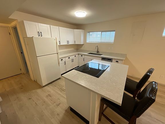 4th image of 5214 Woodlawn Ave N #Adu