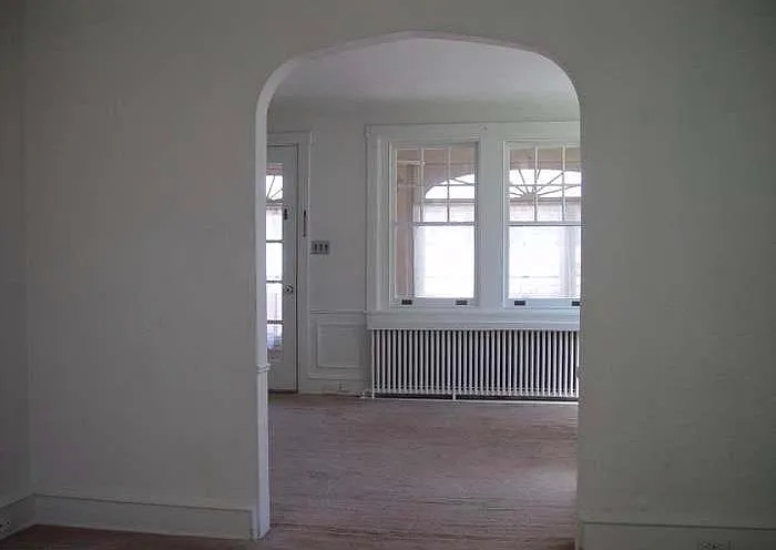2424 Woodvale Ave photo 1