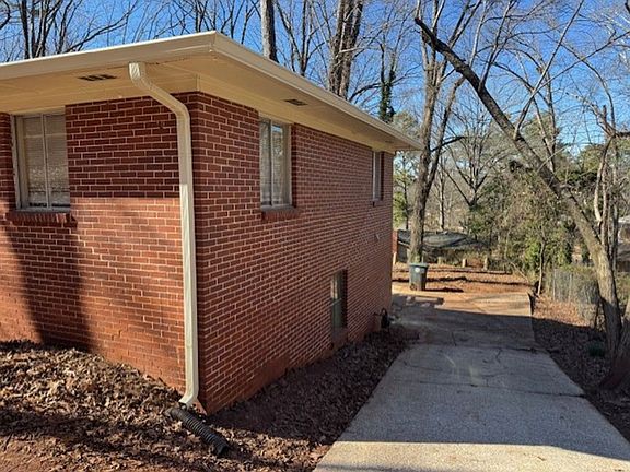 3rd image of 630 Lisa Ln