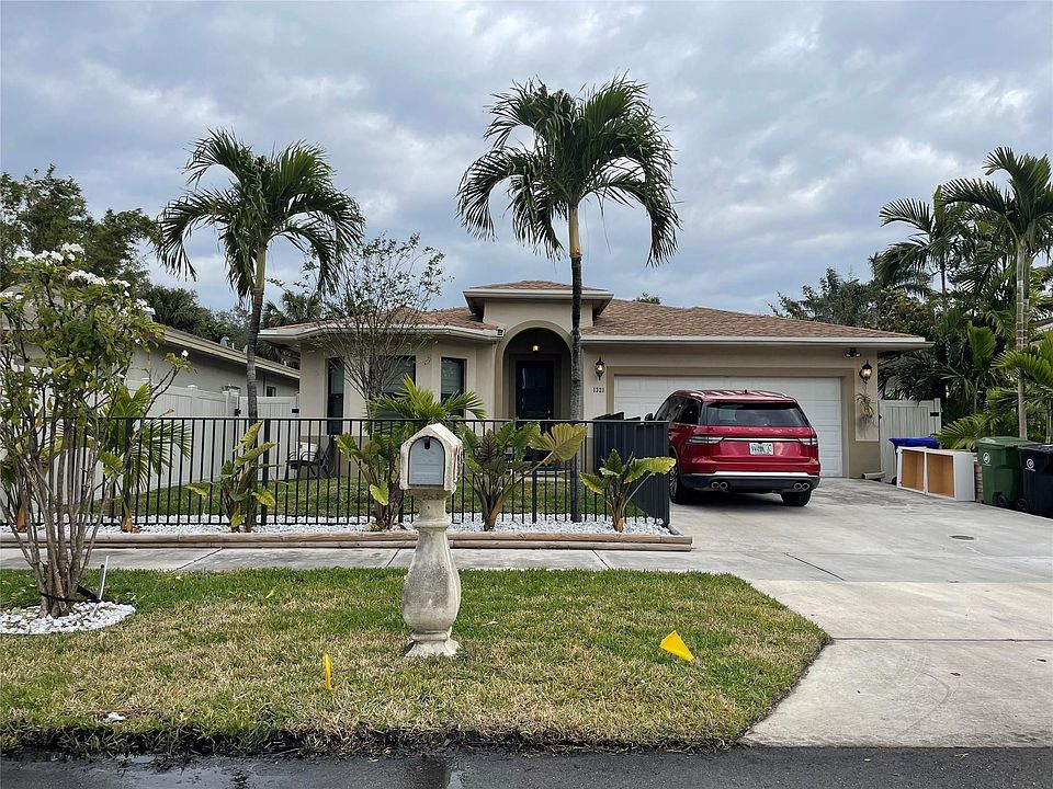 1st image of 1321 SW 32nd Street