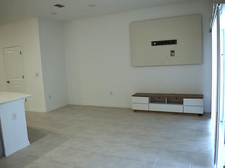 2942 Canary Ave — Photo 7