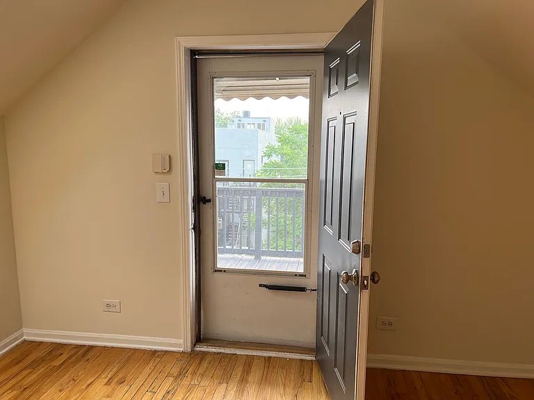 900 N Ashland Ave #4 — Photo 22