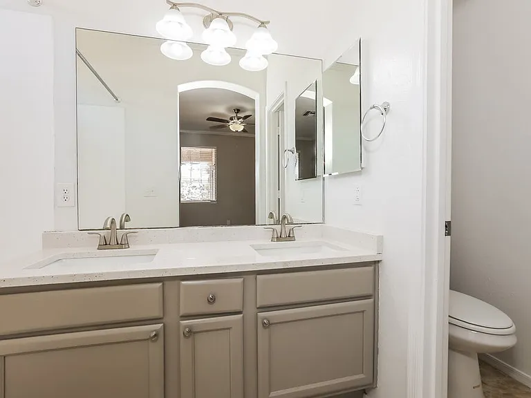 3329 E Powell Ct — Photo 12