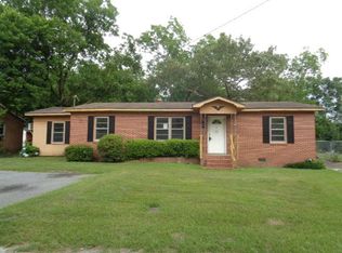 183 Peach St, Cochran, GA 31014