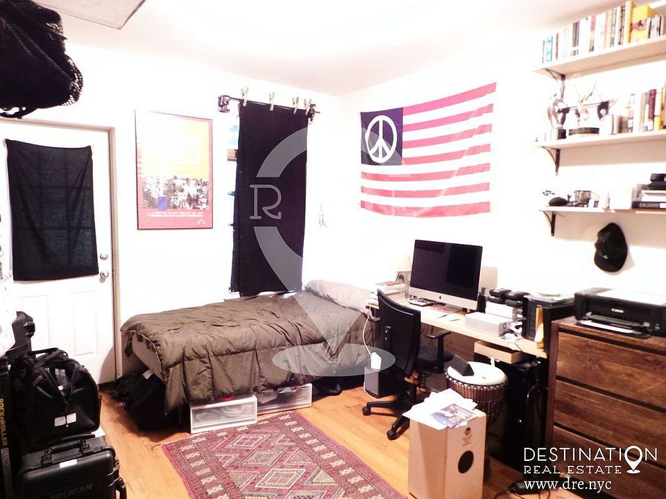 1st image of 270 20th St #2