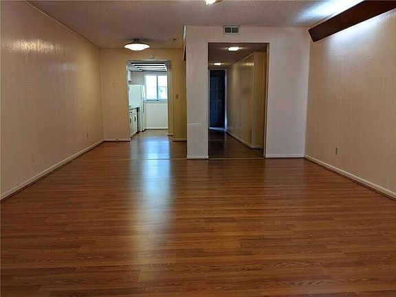 4th image of 309 S 7th St #309