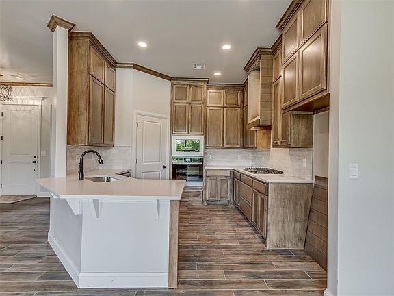 6th image of this home