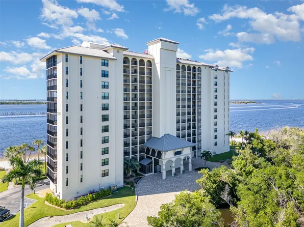 17080 Harbour Pointe Dr #713, Fort Myers, FL 33908