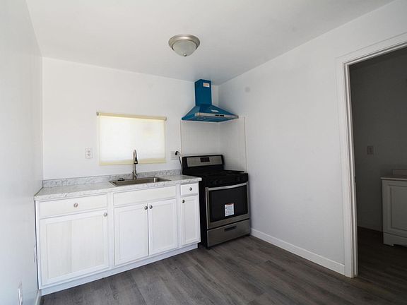 3rd image of 16842 Miller Ave