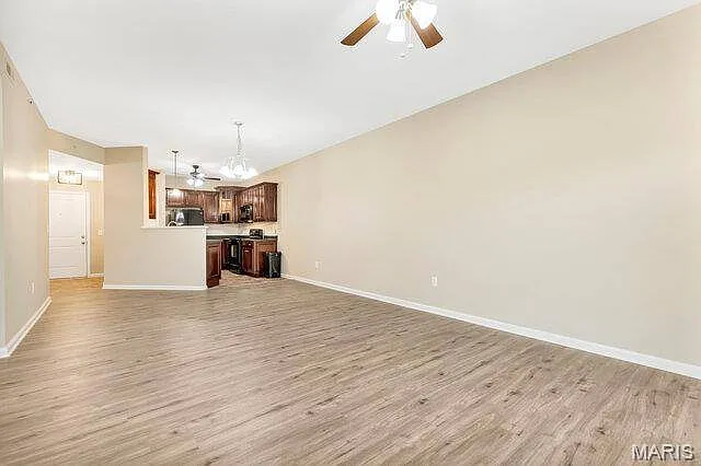 115 Saint James Ct — Photo 16