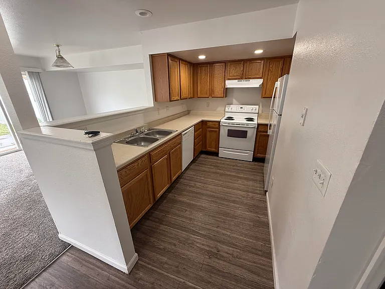 2224 Bitter Creek Trl — Photo 2