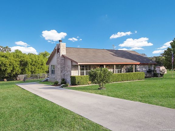 3rd image of 168 WOODCREEK DR