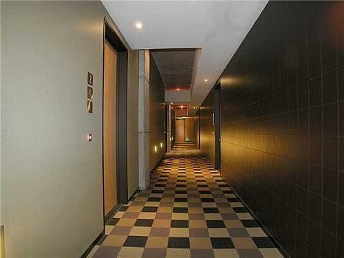 4th image of 527 10th Ave #320