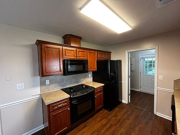 4th image of 822 Lee Road 213