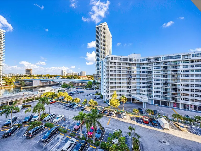 1825 S Ocean Dr #708 — Photo 26