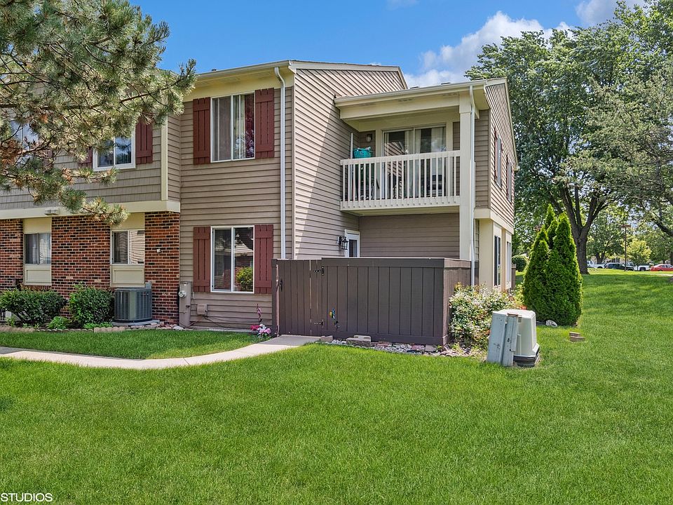1st image of 7 Fernwood Dr #D