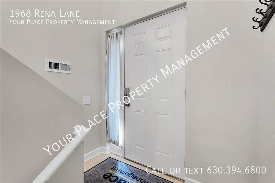 1/2 Month Free If Approved And Lease Signed By September 20! Like New 3br, 2.5ba Townhome In York... — Photo 4