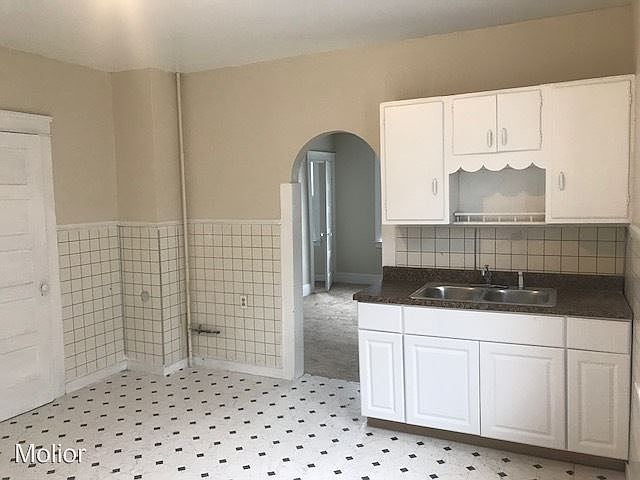 1st image of 88 Weaver St