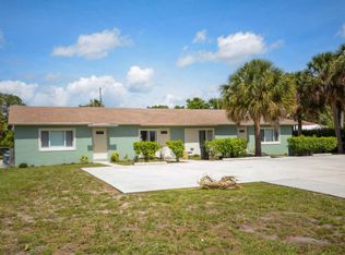 9421 Sun Ct, West Palm Beach, FL 33403
