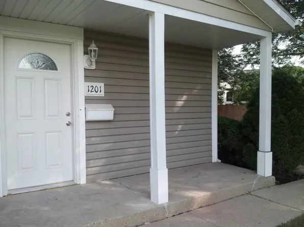 1209 Iota Ct, Wheeling, IL 60090