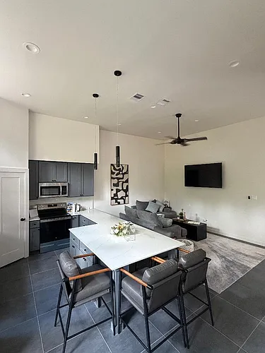 Cypress Manor Luxury Living Photo 1