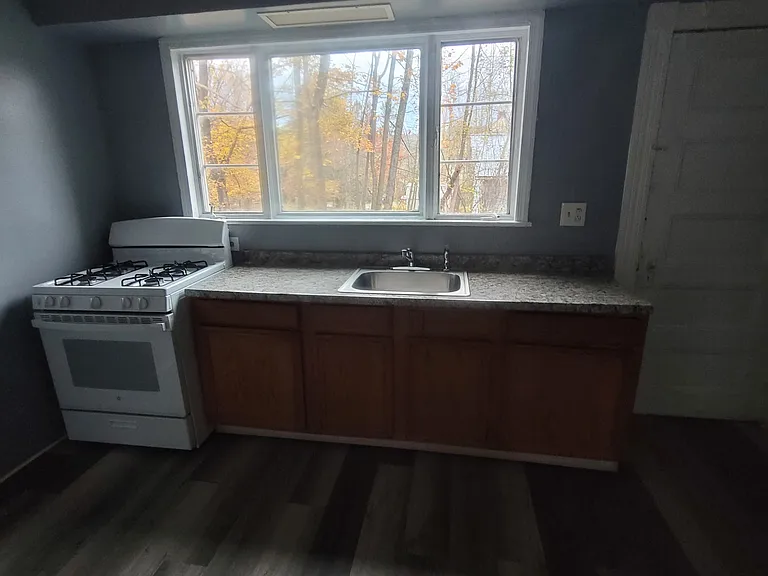 90 Champlin Ave #1 — Photo 5
