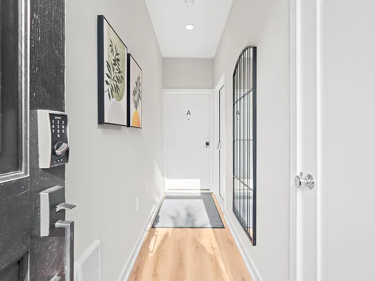 418 D St SE #A — Photo 8