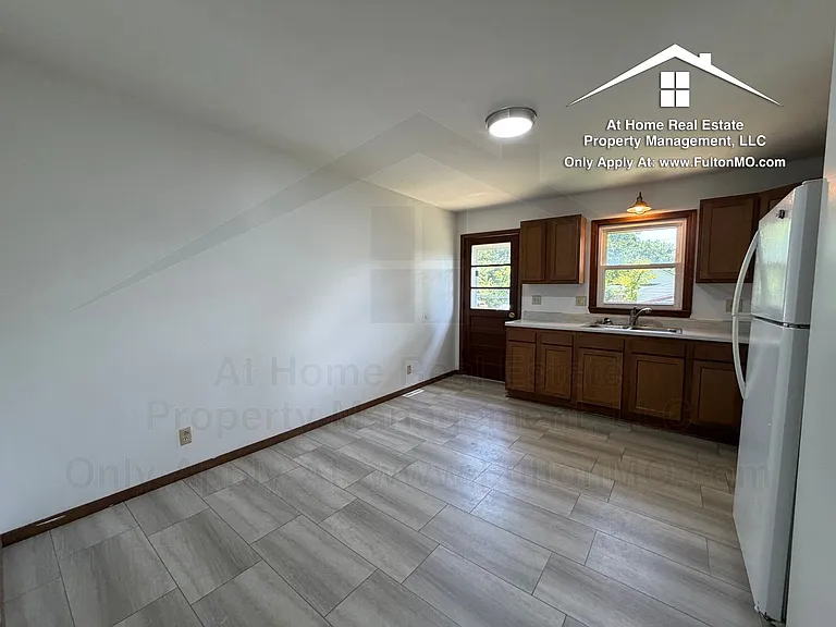 824 Bluff St — Photo 9