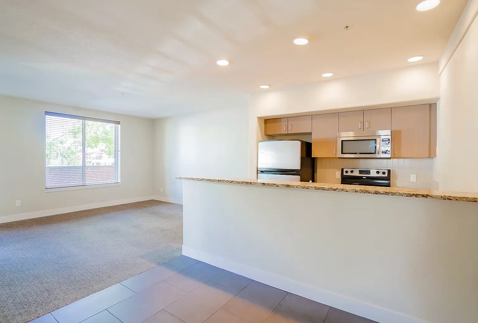4 bed, $9,043 — Photo 4