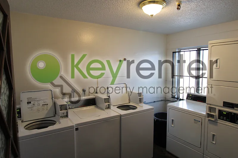 1 bed, 1.0 bath, 675 sqft, $1,350 — Photo 2