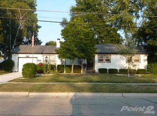 1437 S Oakhill Ave, Janesville, WI 53546