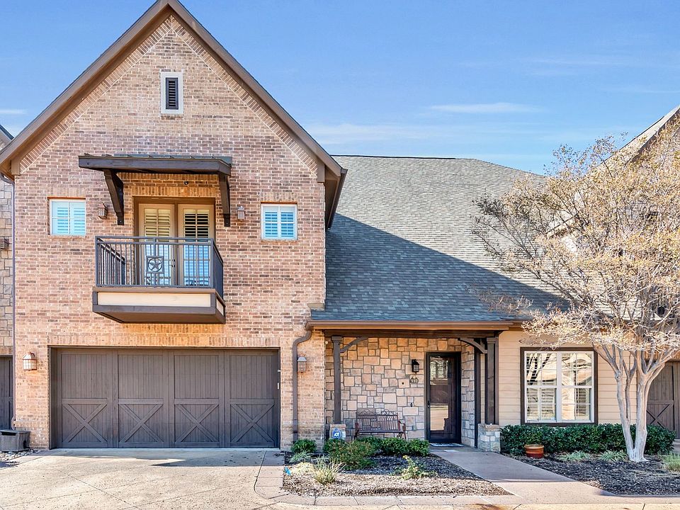 1st image of 332 Watermere Dr