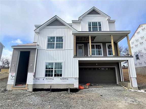 3rd image of 5060 Bellflower Dr #6