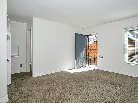 4th image of 2009-13 Diamond St