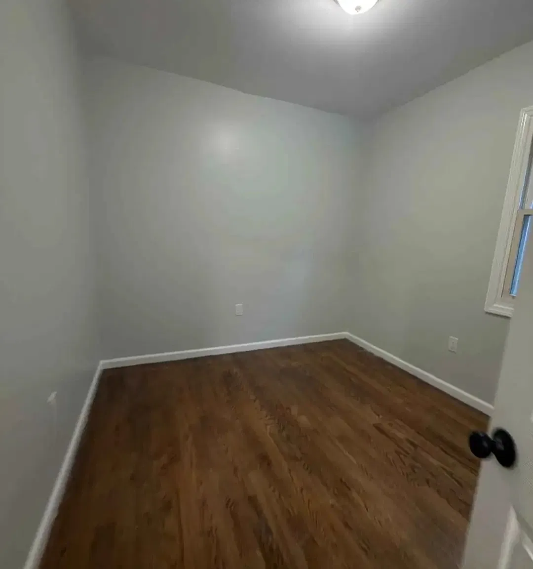 3 bed, 9999 sqft, $2,000 — Photo 3