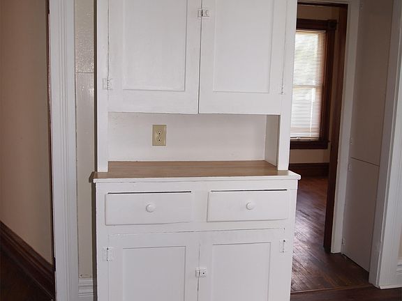 5th image of 49 S Howell St #2